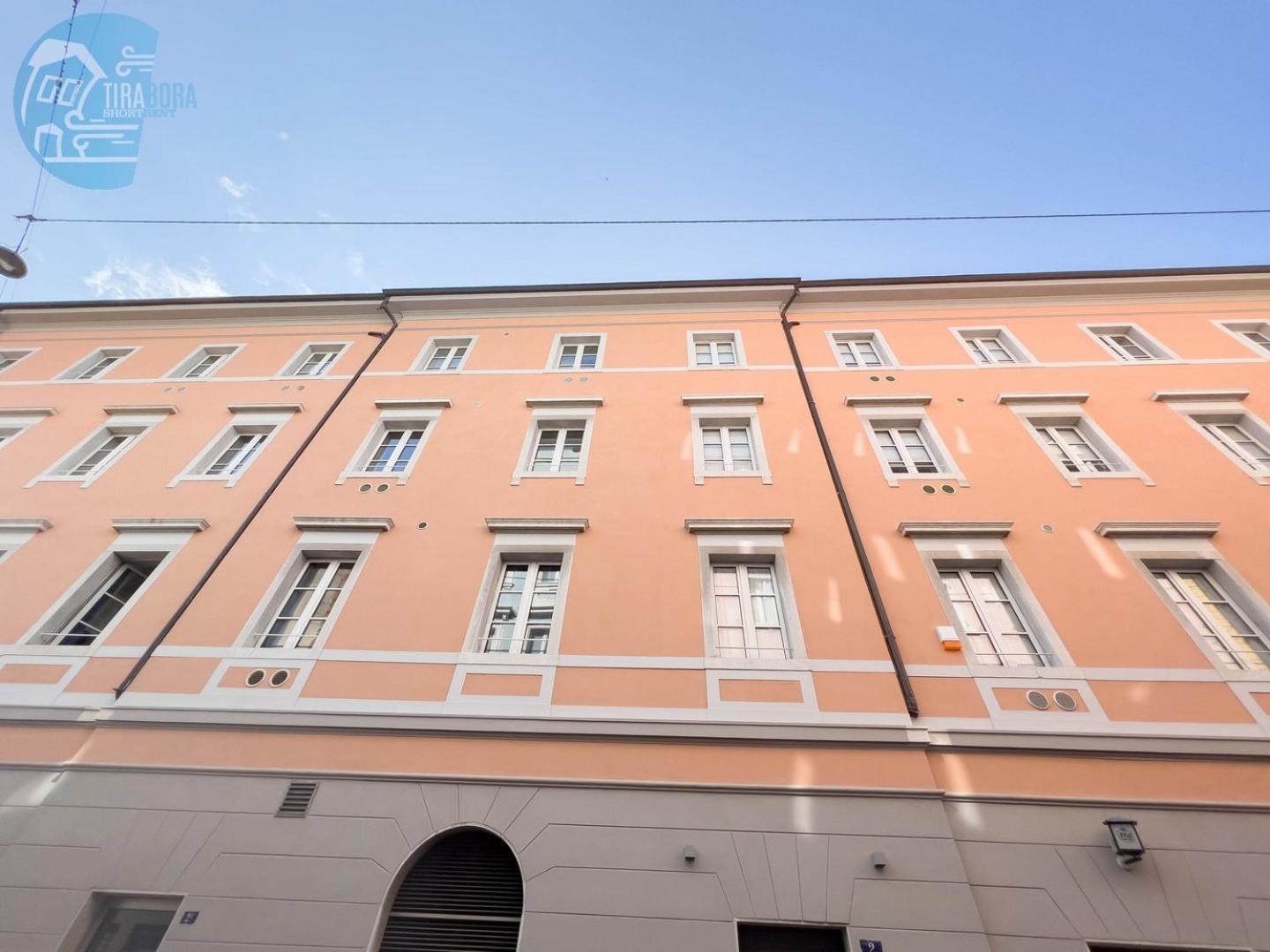 Corridoni 3C Tirabora Short Rent Apartment Trieste Bagian luar foto